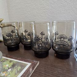 Vintage Mushroom Glasses Never Used 4pc