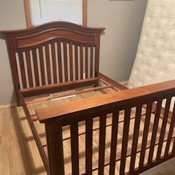 Heritage Crib That Changes And Dresser To Match