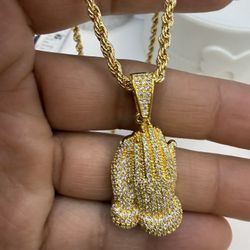 Gold plated from Brazil 18k plated cubic zirconia stones 🇧🇷 high quality,dije de enchape laminado de Brazil Este tiene Chapado de plata Alta calidad