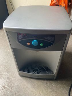 Water dispenser countertop