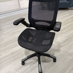 Ergonomic Black Office Chair – $25 (Priced to Sell!)