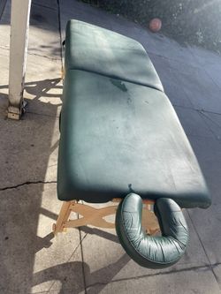 Massage Table Earthlite No Bag