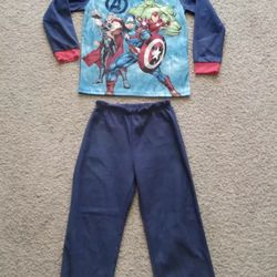Beautiful Marvel Avengers Pajama Set , Boy’s Size 6/7 …