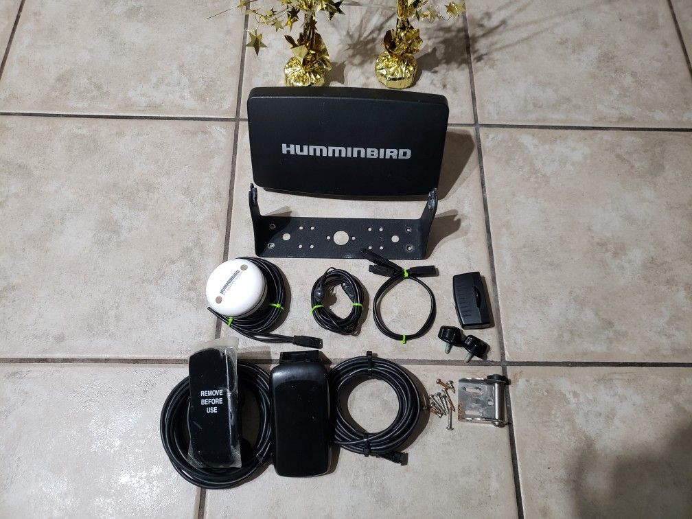 Humminbird 899ci SI, DI,GPS, HD fully loaded with platinum + chip along with 300 reefs & wrecks with all my snapper, grouper & kingfish hotspots