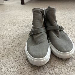 Mix Of Womens Clothing- Mostly Mediums 