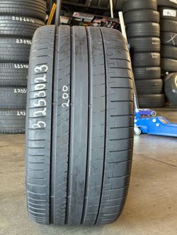 325/30r23 Pirelli p zero