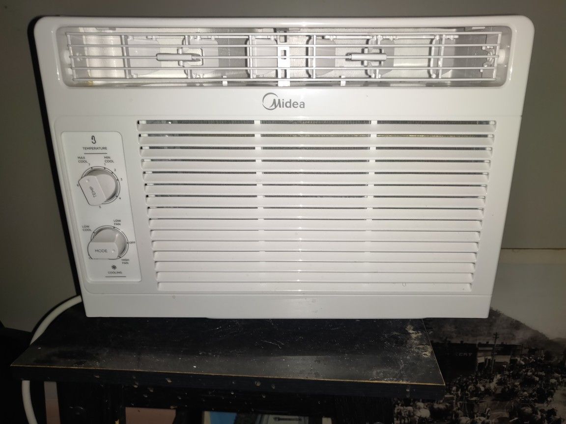 Air Conditioner, Wouldn't Fit Our Window, Excellent Condition Used Maybe 5 Hrs