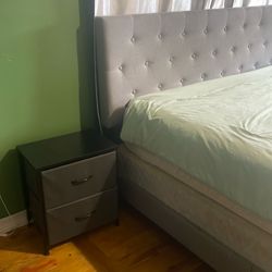 Headboard kind side and 2 night stand