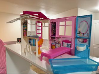 Compact Barbie House With pool