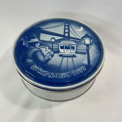 1979 San Francisco Keepsake 7” Collectors Tin