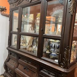 Fine China Cabinet 