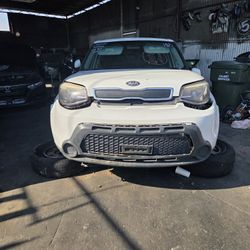 2016 Kia Soul For Parts 
