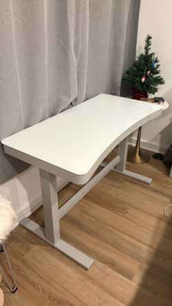 TRESANTI Adjustable Height Sit to Standing Desk