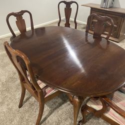 Elegant Wooden Table With Chairs 