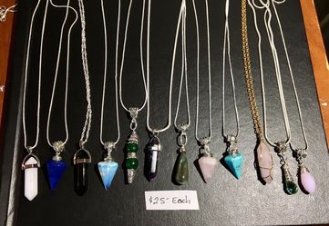 Beautiful pendulum/pendant necklaces