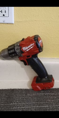 Milwaukee 2804-20 M18 fuel brushless cordless hammer drill in good working condition