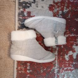 Toddler Girl (Carter's) Light Grey Fur Snow Boots Water Proof Size Us 8.5