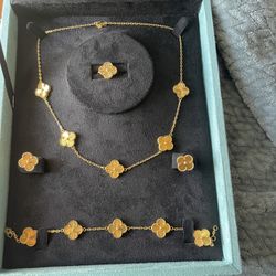 21k Solid Yellow Gold Set 37.5 Grams Set Clover Floral Necklace, Earrings, Bracelet Ring 