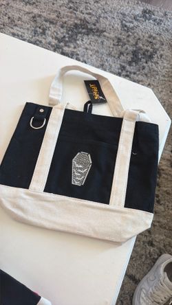Spirit Halloween tote