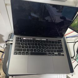 2022 13-inch MacBook Pro (black screen)