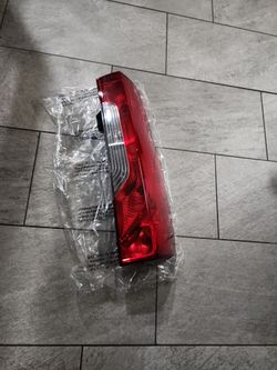19-20 MERCEDES BENZ SPRINTER VAN Right side Tail light