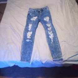 Blue Hole Jeans