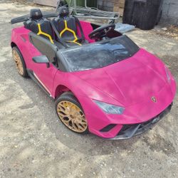Lamborghini  Corre 10mh. 2. Velocidad  Y. Reverz.  Trae. Luces.  Y. Control. Remote 