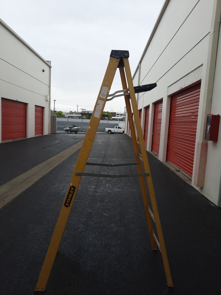 Stanley Ladder 8ft Fiberglass $70