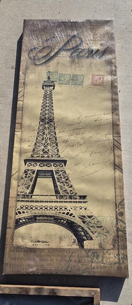 Older Eiffel Tower Wall Art Painting