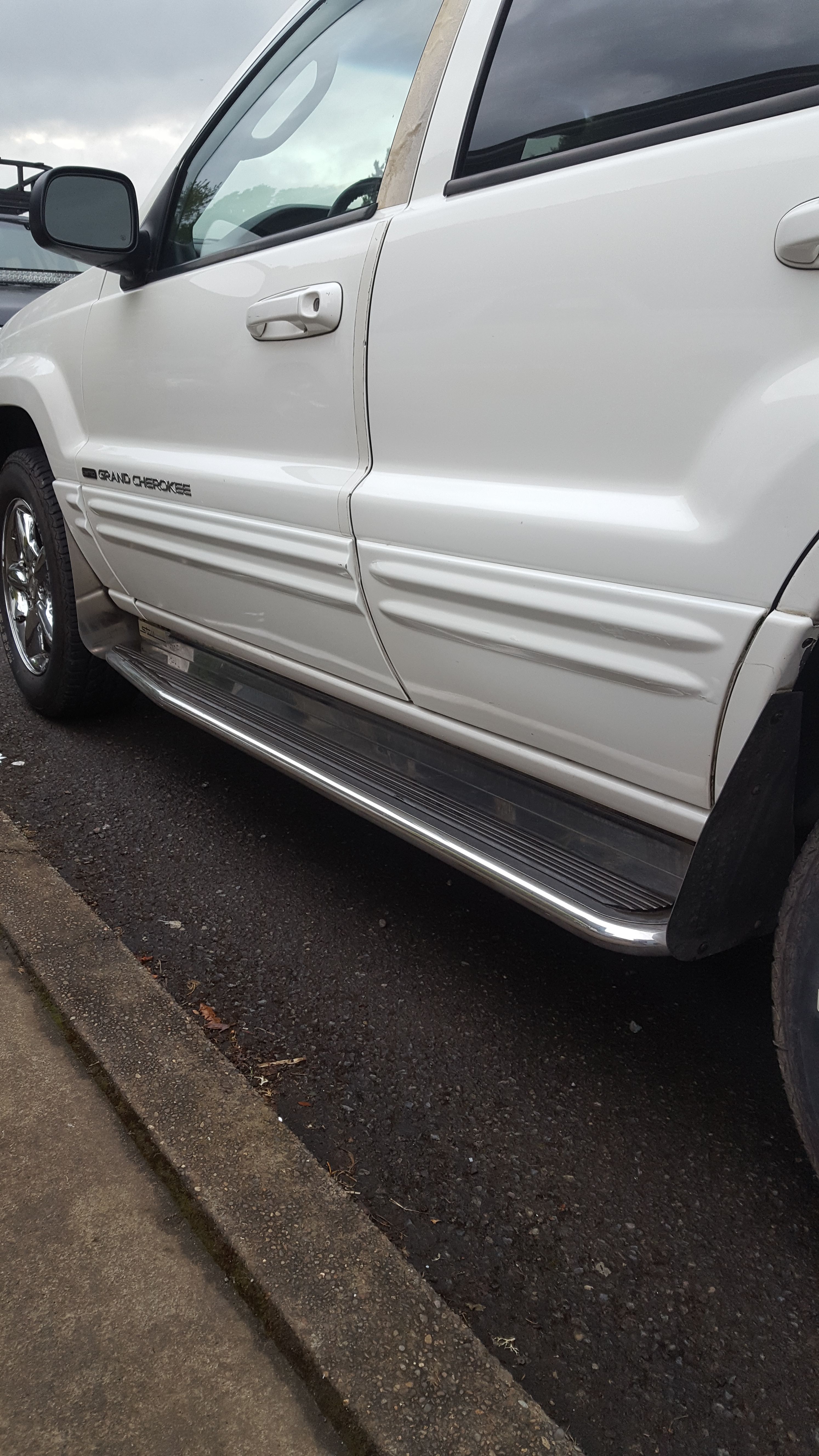 Running Boards For 2002 Jeep Grand Cherokee.