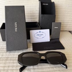 BLACK PRADA SUNGLASSES