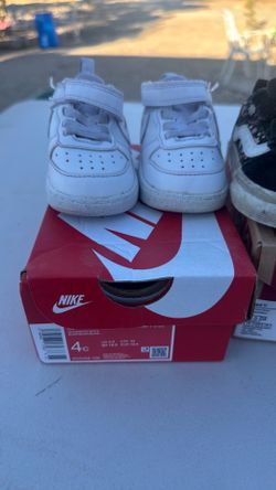 Baby’s shoes a