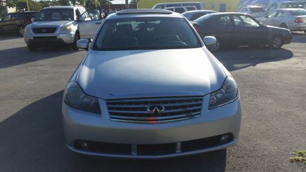 Infinity m35 del 2007 con 104 millas