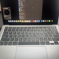 MacBook Air 13 