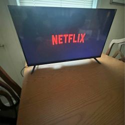 32' Smart Tv With Remote 