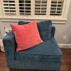 Love Sak Corner Peice