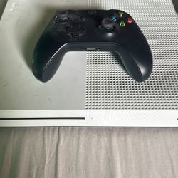 Xbox One With Controller 