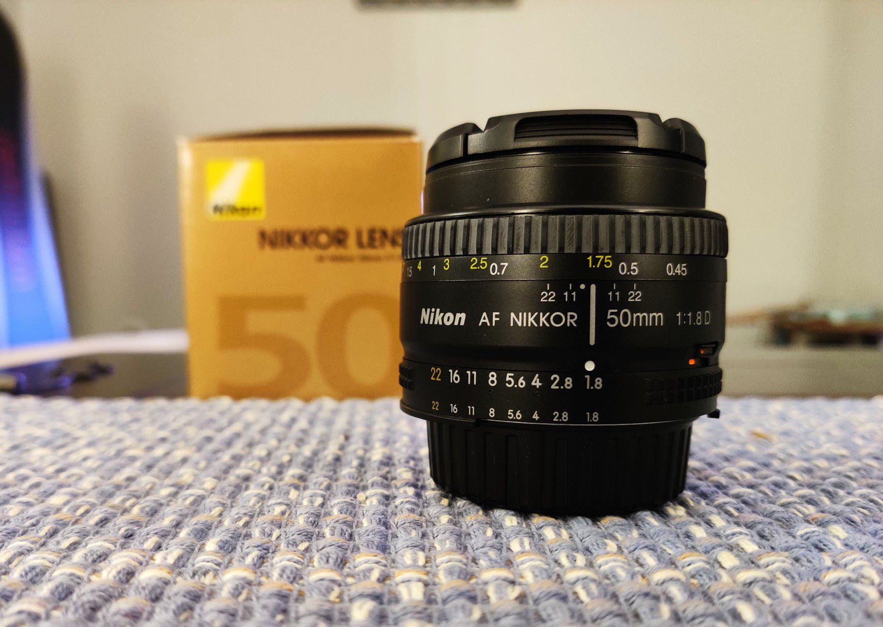 Nikon 50mm 1.8 D Caps + Box Manual