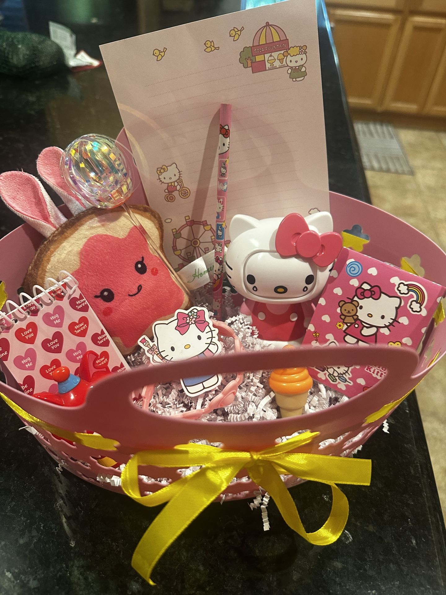 ***PENDING Hello Kitty Gift Basket Of Trinkets