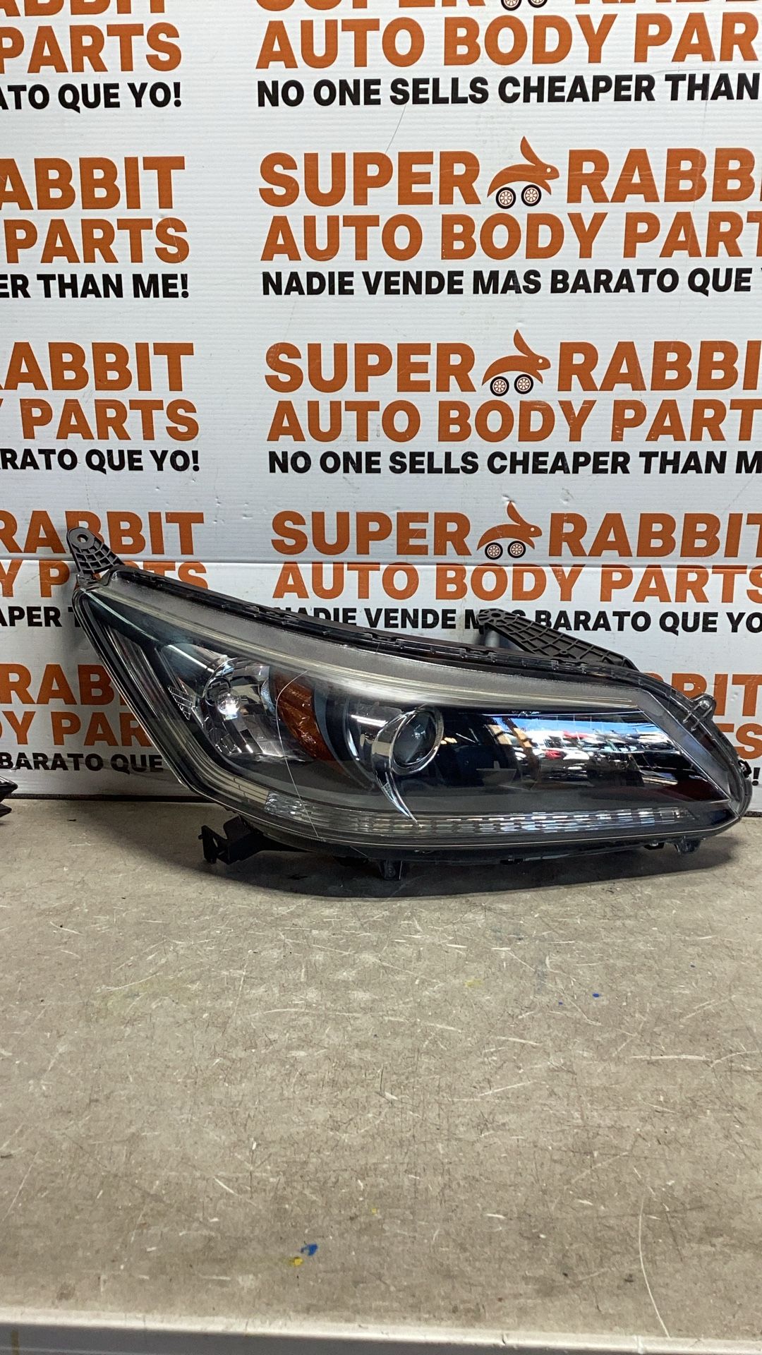 2013 Honda Accord Sedan Passenger Headlight Original OEM 2015