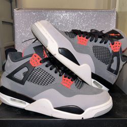 Air Jordan 4