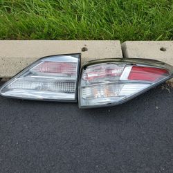 Lexus RX 350 Tail Light 