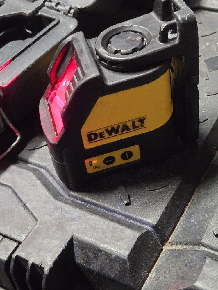 Dewalt Lacer 