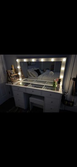 QUEEN MATTRESS & VANITY