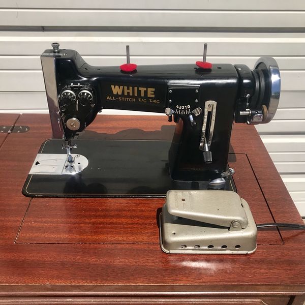 VINTAGE WHITE ALL STITCH ZIG ZAG SEWING MACHINE / REFINISHED