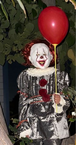Halloween Costume - Pennywise