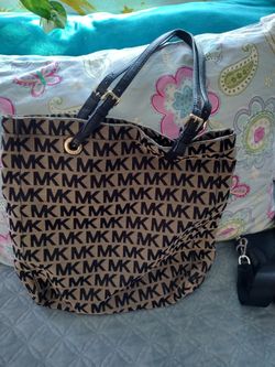 MK Shoulder Bag 