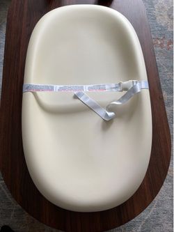 Hatch Grow Smart Changing Pad and Scale