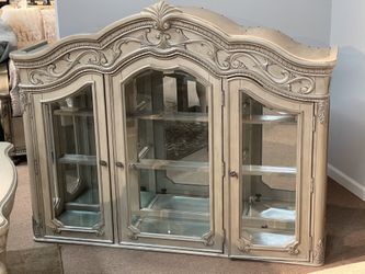 New China hutch with cabinet floor model
