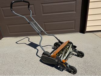 Fiskars Push Mower